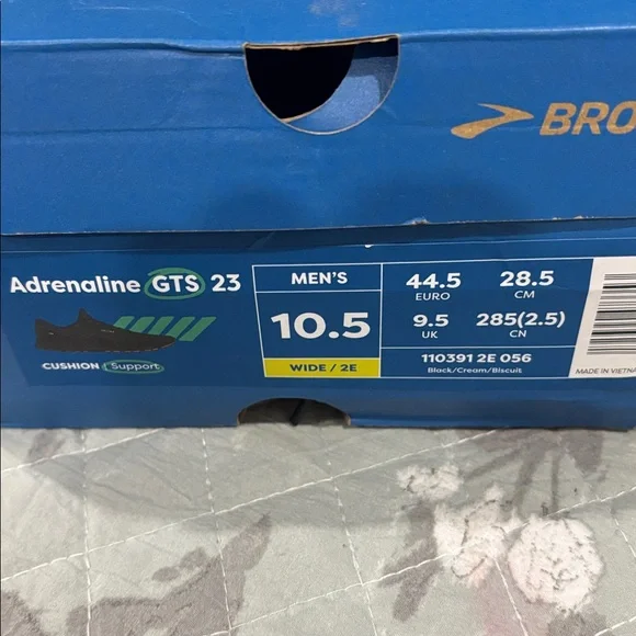 Brooks Men's Black and Gold Athletic Shoes - Picture 3 of 5